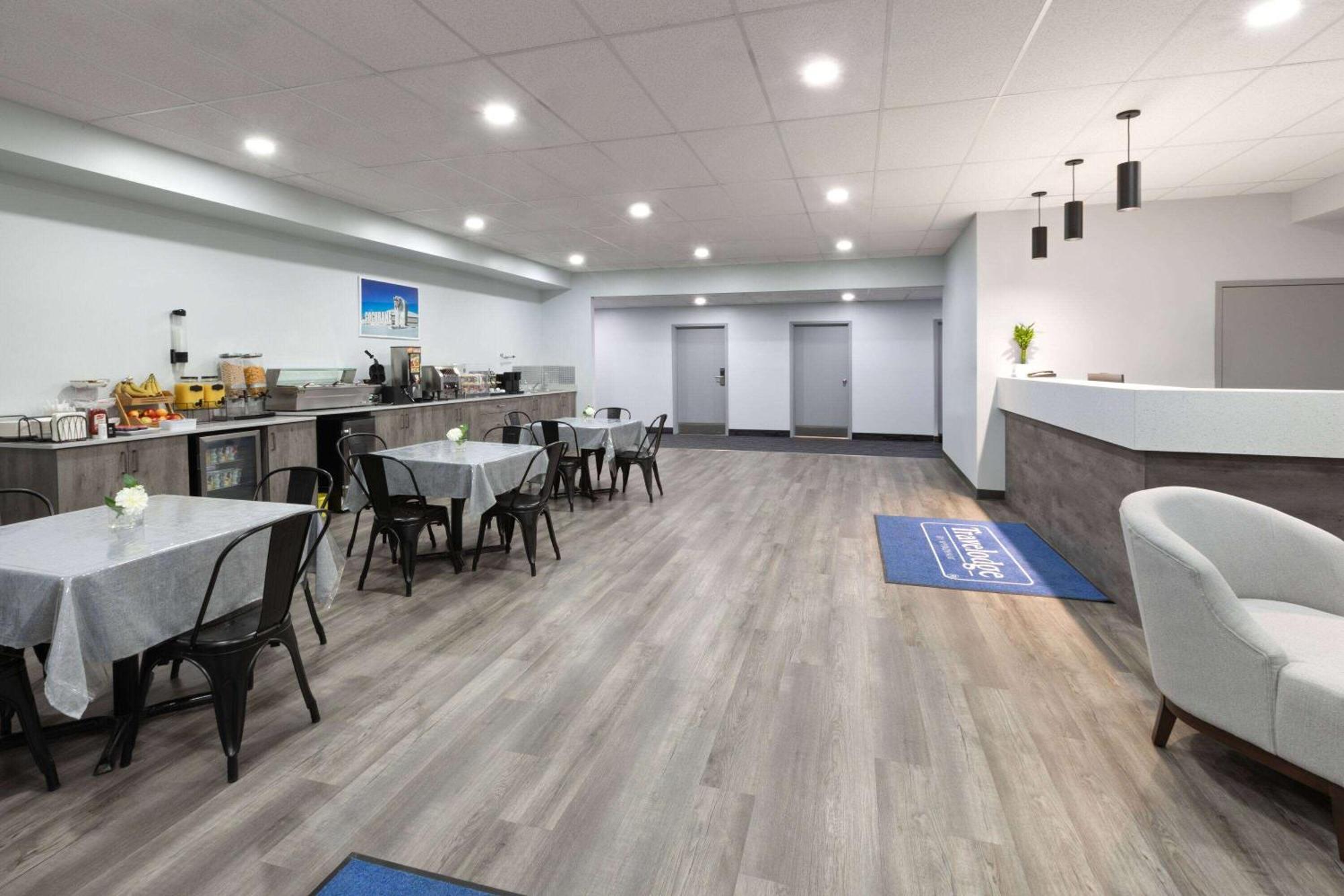 Cochrane 科克伦南温德姆旅屋酒店 外观 照片